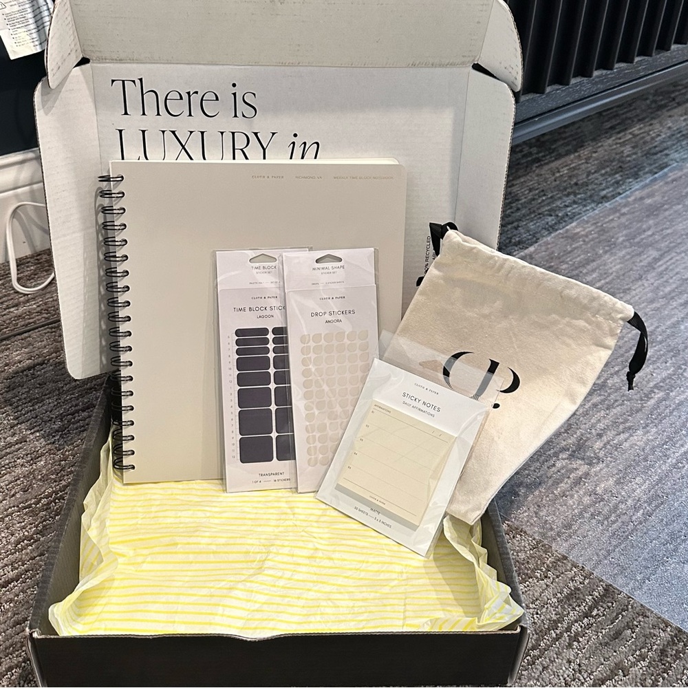 Cloth and paper subscription lot